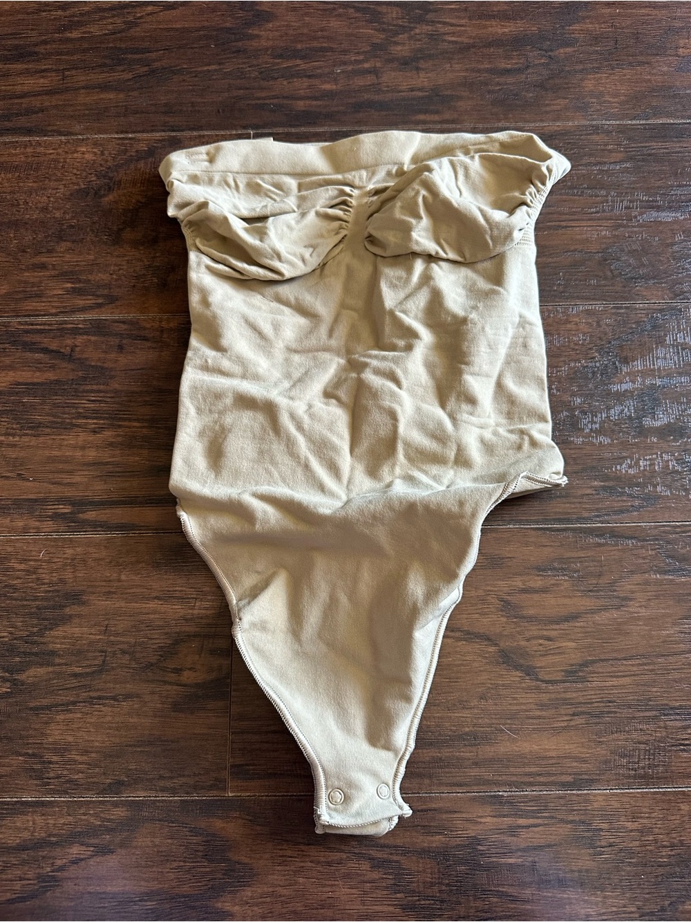 SKIMS NWOT Shapewear strapless Thong size medium